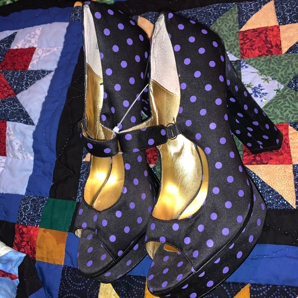 Y-NOT Open Toe Polka-dot Platforms - Picture 7 of 7